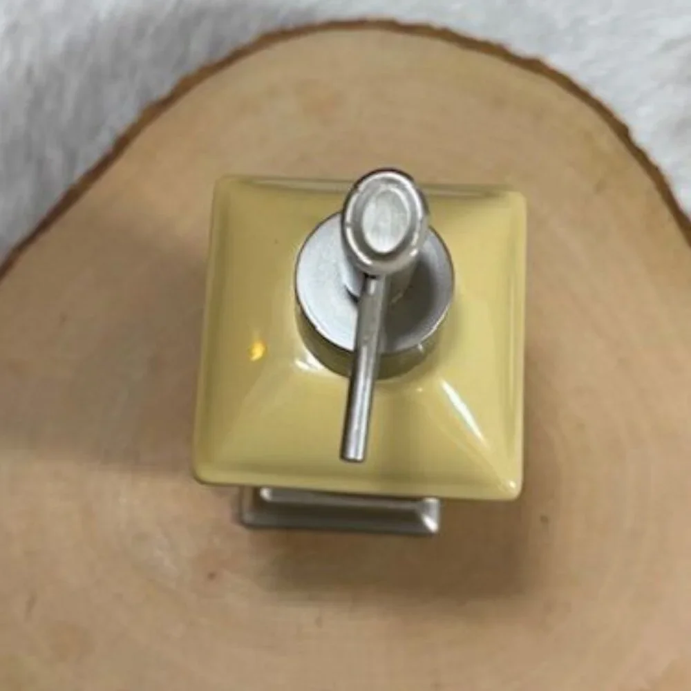 Vintage Better Homes and Gardens Acanthus Yellow Ceramic Lotion Soap Dispenser